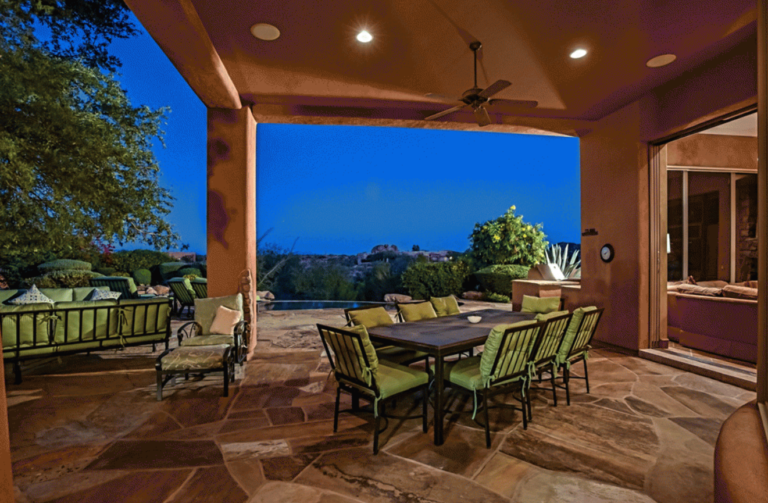 The Art of Vacation Home Management: Balancing Efficiency with Guest Comfort