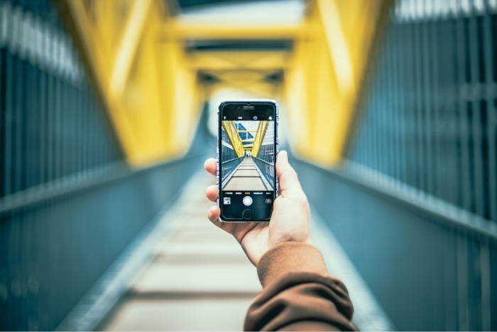 Smartphone Camera Guide: How to Choose & Use It Well