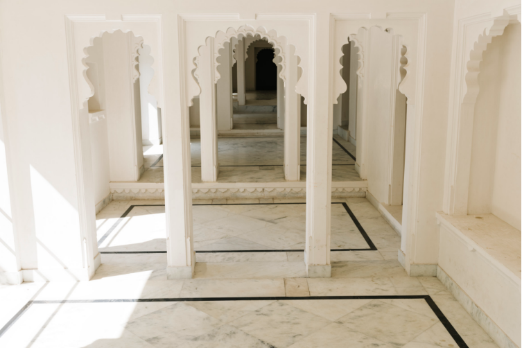 Why Makrana Marble is Ideal for Indian Climate Conditions